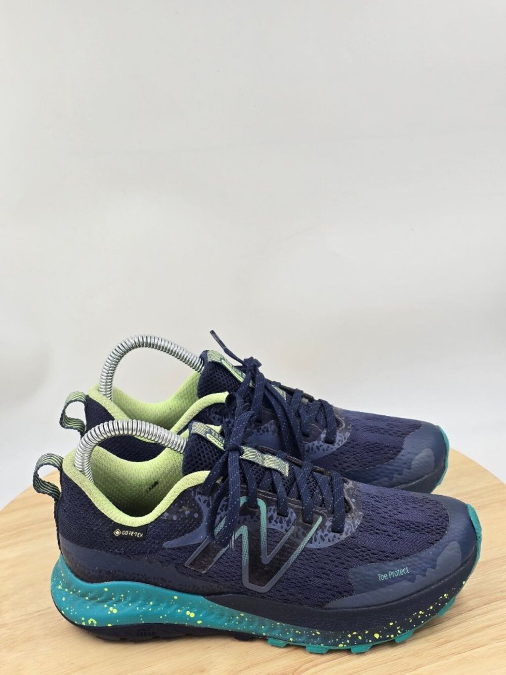 New Balance DynaSoft Nitrel V5 GTX Trail Running Shoes WTNTRGE5 womens 6.5